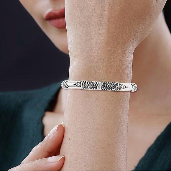 Bali Legacy Sterling Silver Borobudur Bracelet (25 grams) - Picture 5 of 6